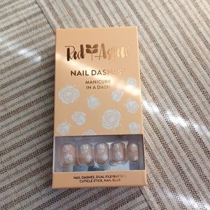 Red Aspen Nail Dashes